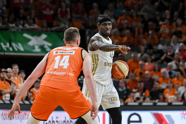 他依然坚信 他依然坚信